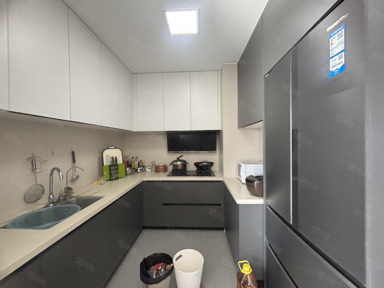 德和领秀广场5室2厅3卫172㎡南北220万