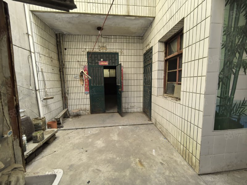 建设路158号小区4室3厅1卫190㎡南北26.8万