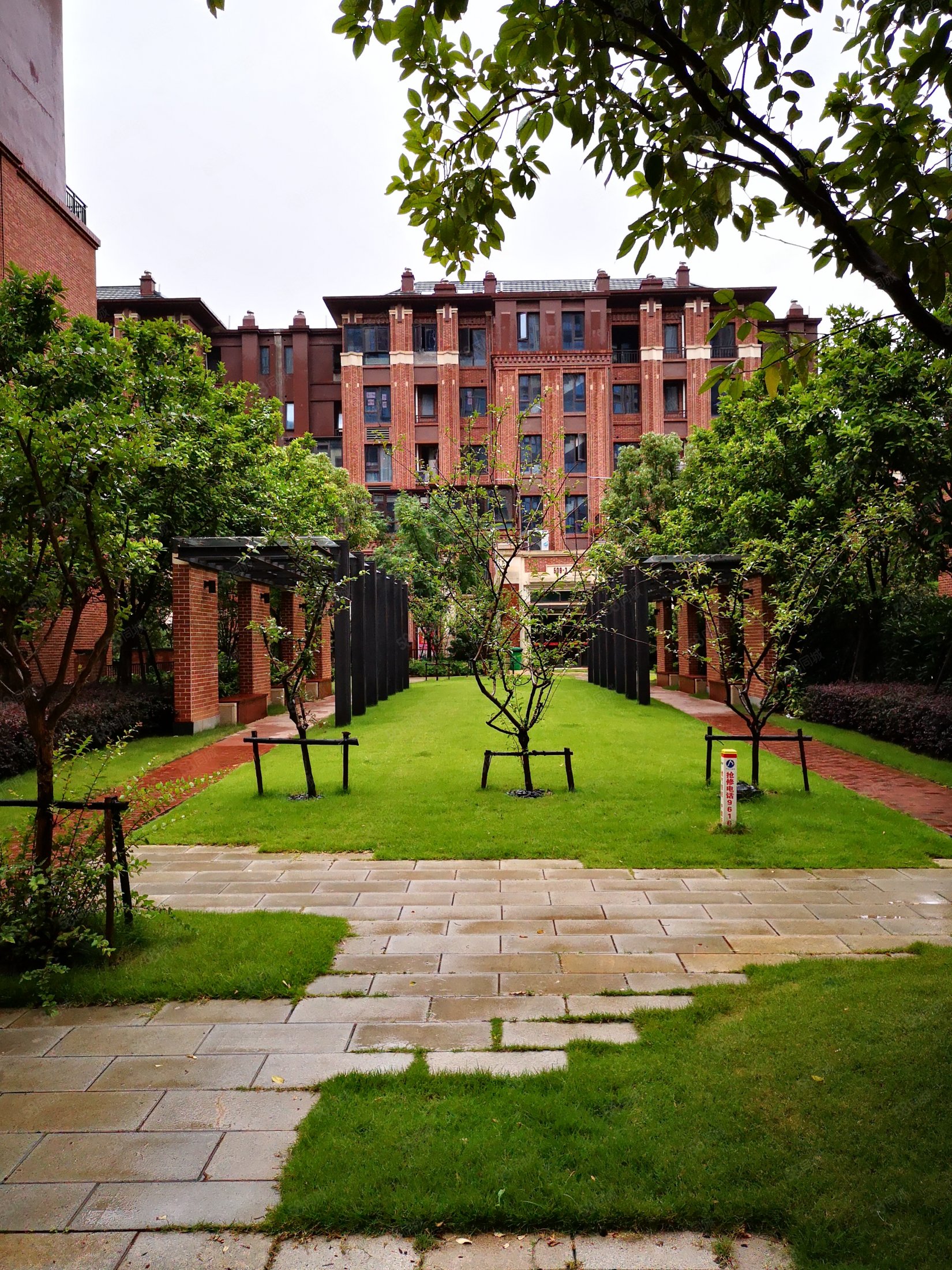 【10图】国博城一期洋房4楼 房东豪华装修急售 190万 装修花60万,绿地