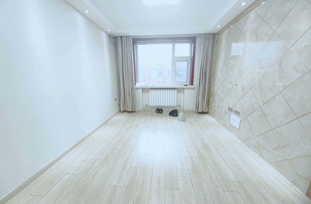 湖边好房 湖边100  免大税带储 院内停车方便随时看房