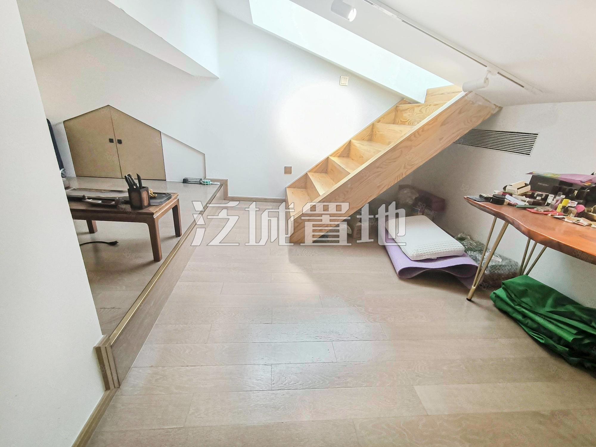 國瑞熙墅二區(qū)4室3廳3衛(wèi)201.38㎡南北1119萬