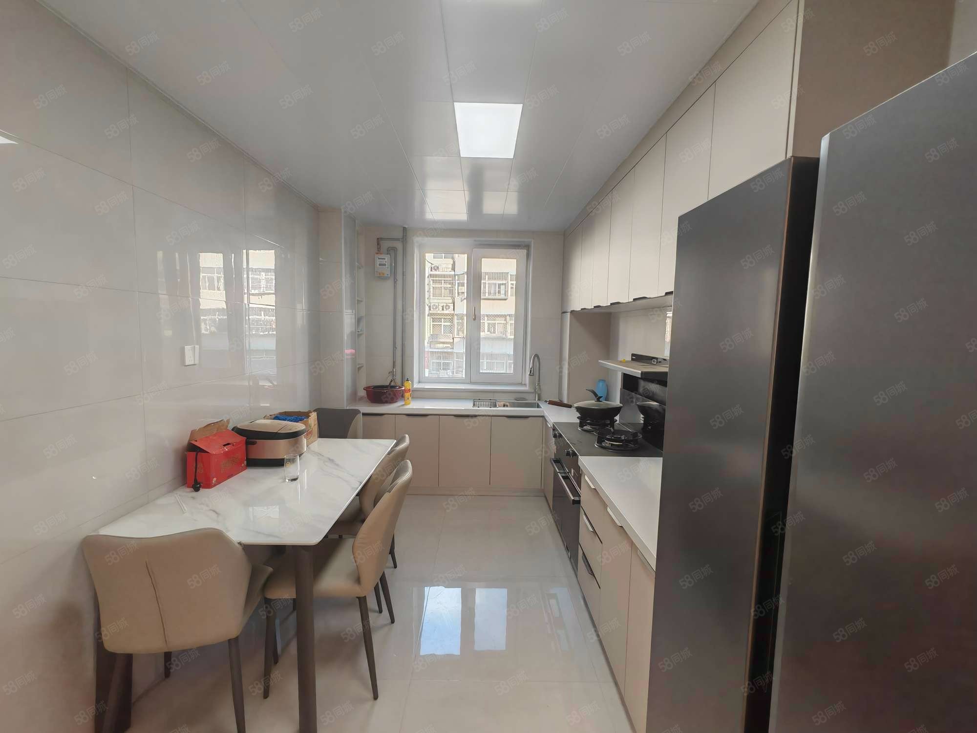 錦繡花園3室1廳1衛(wèi)94.25㎡南北143萬