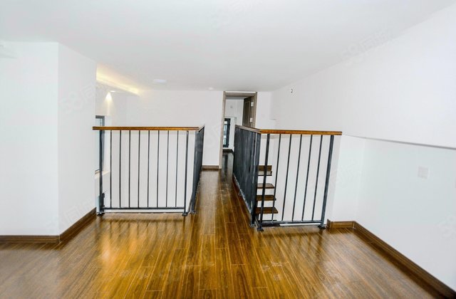 龙湖CBD光年2室1厅56㎡106万二手房图片