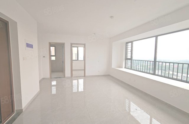 朗悦府 带车位地下室 包大税 次新房 小三房 南北通透