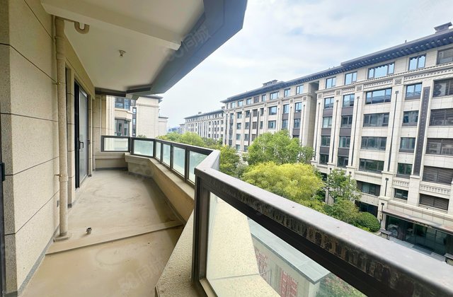 正弘瓴筑4室2厅230.64㎡730万二手房图片