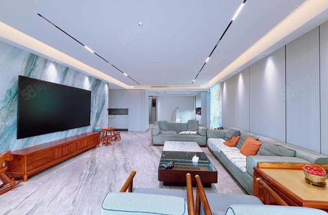 翡丽湾精装现房 南向双阳台 车位和储藏室 280平5室3卫