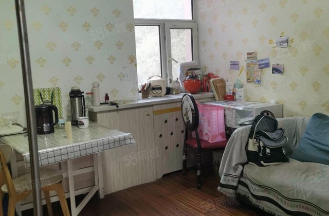 第六房管区2室1厅52.76㎡16万二手房图片