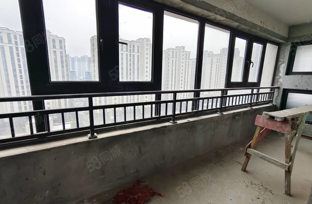 金科天湖湾4室2厅142㎡78万二手房图片