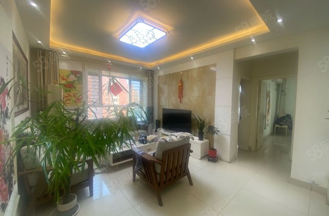 二中文苑消防队家属院海德公园，东边户三室户型方正，看房方便