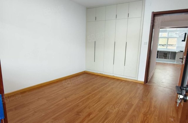 市中心聊建老东昌金鼎东邻五交化家属院 精装三室两厅 带储