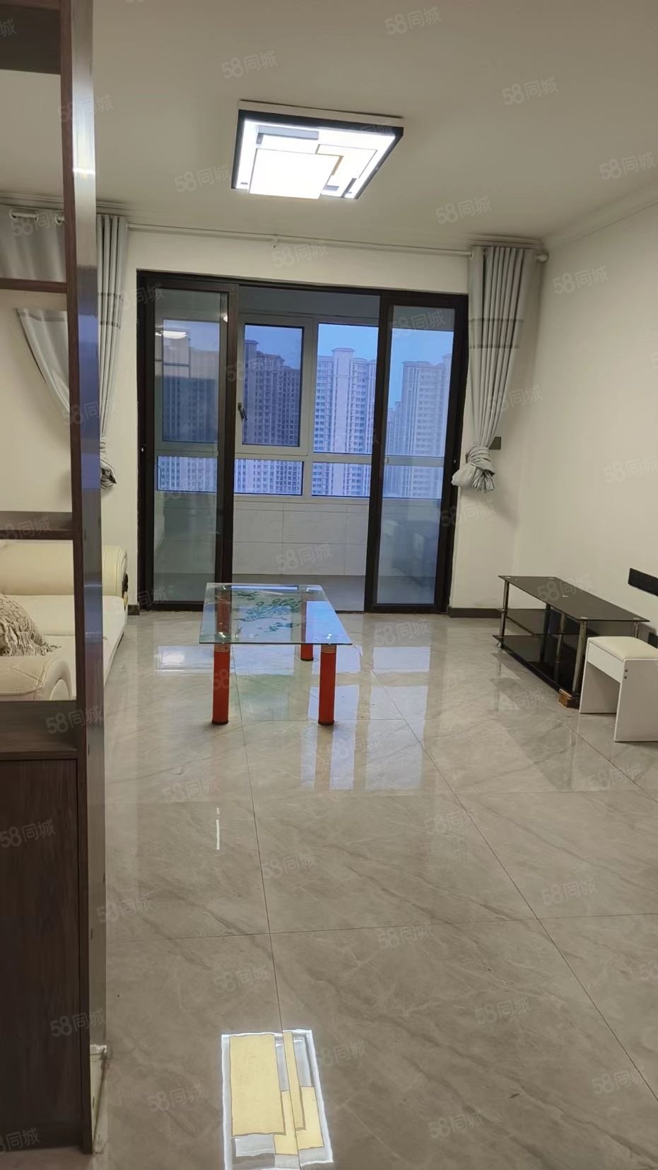 悦湖城3室2厅2卫110.07㎡南66万