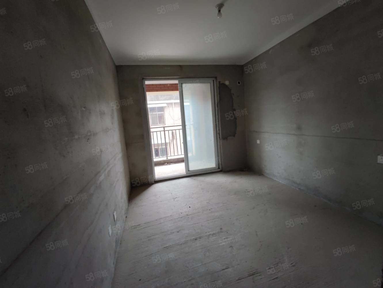 金大地时代公馆3室2厅2卫126㎡南北80万