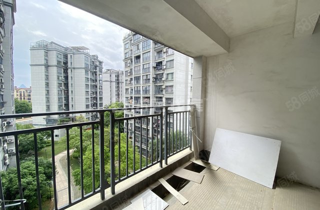 冠泰水晶城3室2厅108㎡60万二手房图片