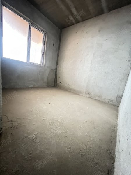 紫菱东岸3室2厅2卫112㎡南北41万