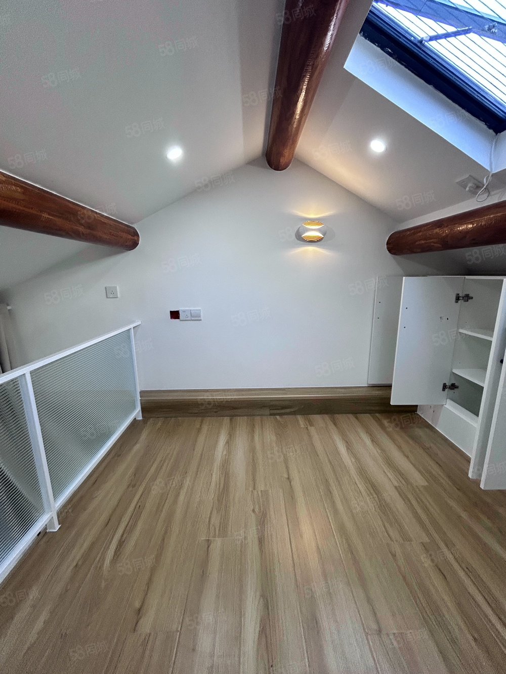 四環(huán)胡同小區(qū)1室0廳0衛(wèi)14.22㎡南293萬(wàn)