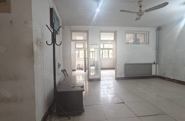 房七中！馨苑小区三室！送储藏室！