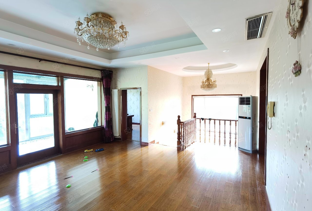 碧水莊園4室2廳3衛(wèi)325㎡南北2500萬