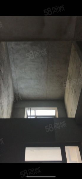 万和新城首府3室2厅2卫136.25㎡南北129万