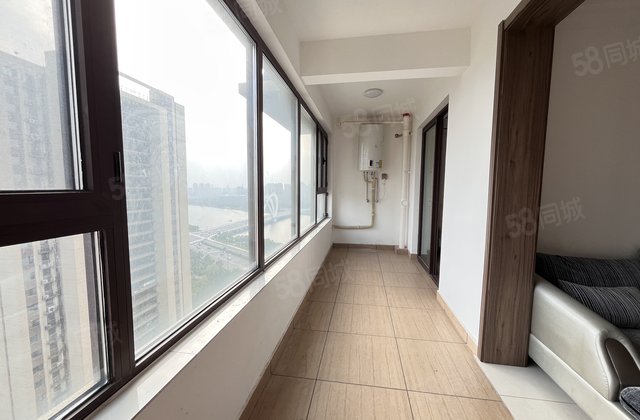 清水湾旁 国岳府三室两卫新房未住免大税 观景好楼层 配钱出