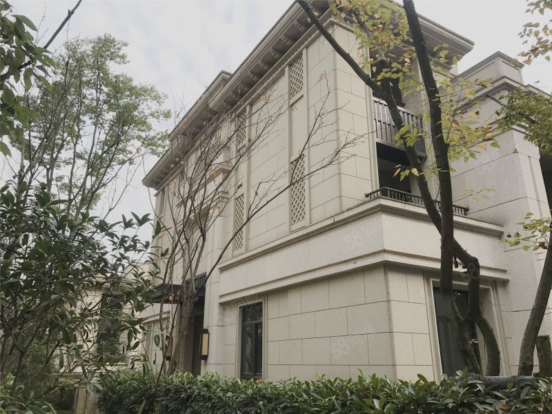 约克郡壹号湖畔(别墅)7室5厅6卫400㎡南北880万