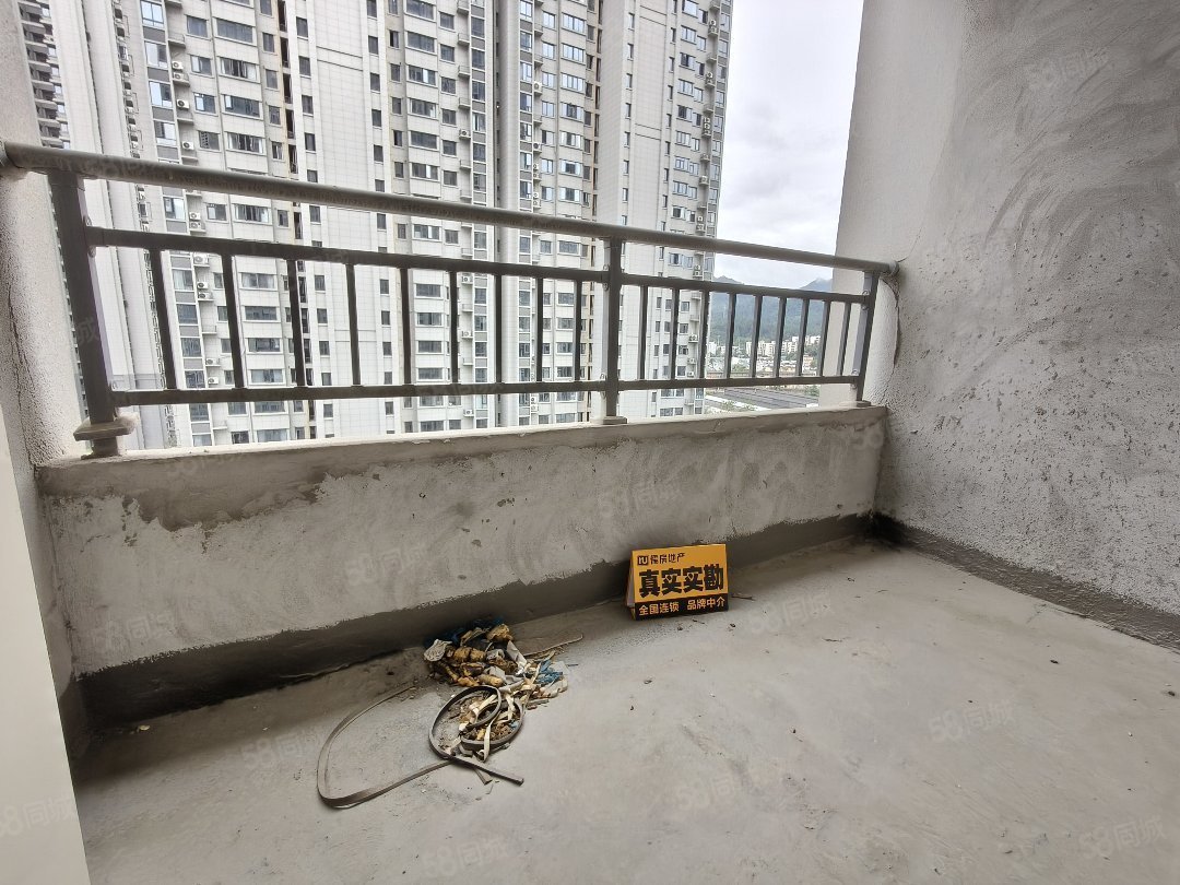 常隆花园3室2厅1卫104㎡南北48万