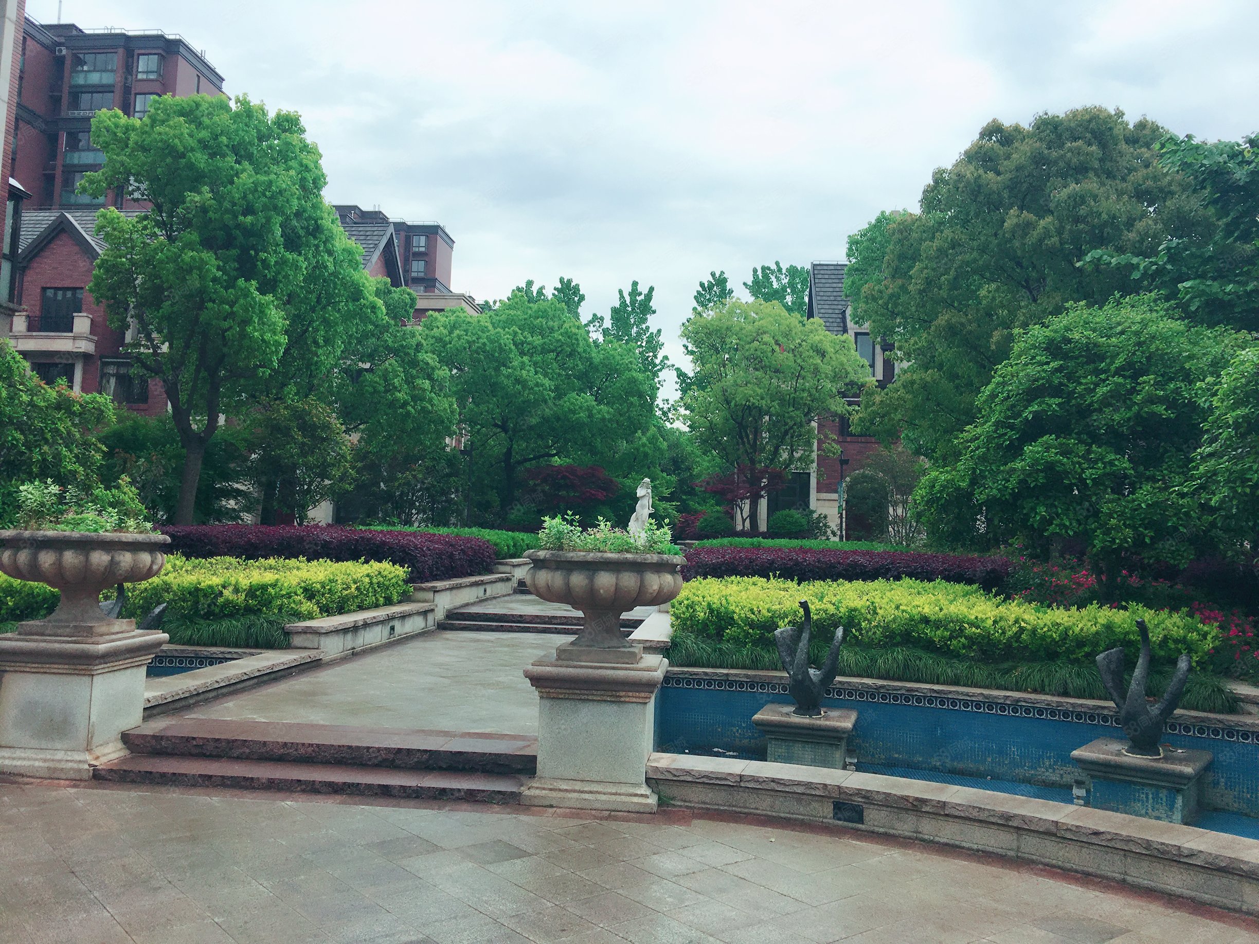 逸皓华庭(公寓住宅)2室2厅1卫90.2㎡南北250万