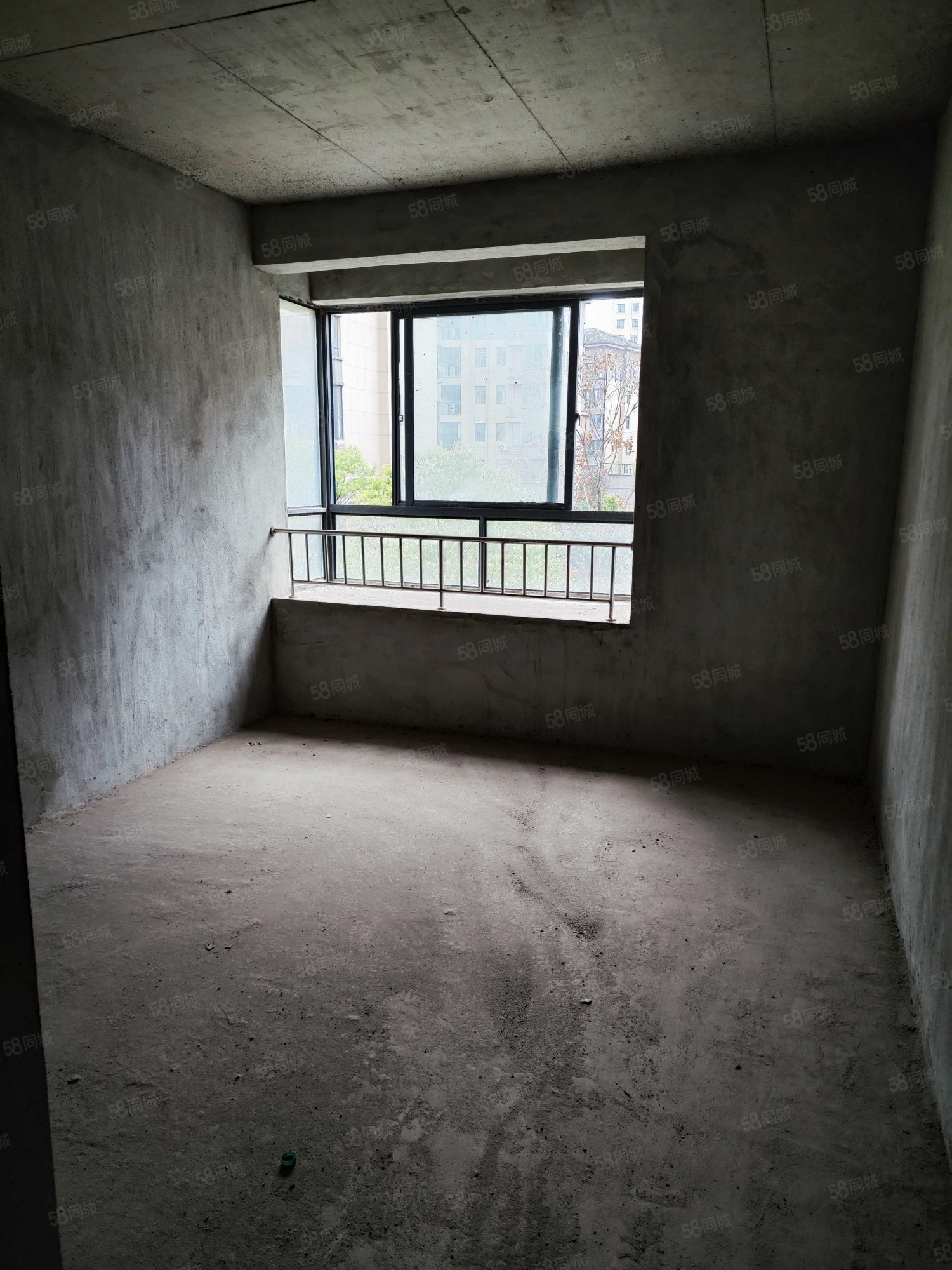 九天丽景3室2厅2卫117㎡南66.66万