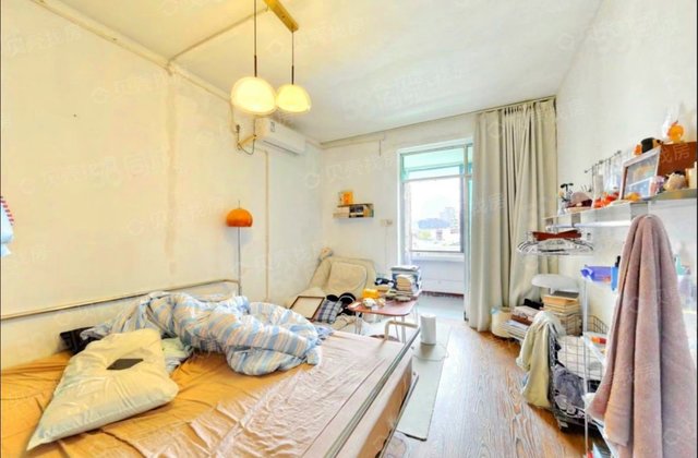 新鸿社区一环路东三段107号院落1室1厅44㎡50万二手房图片