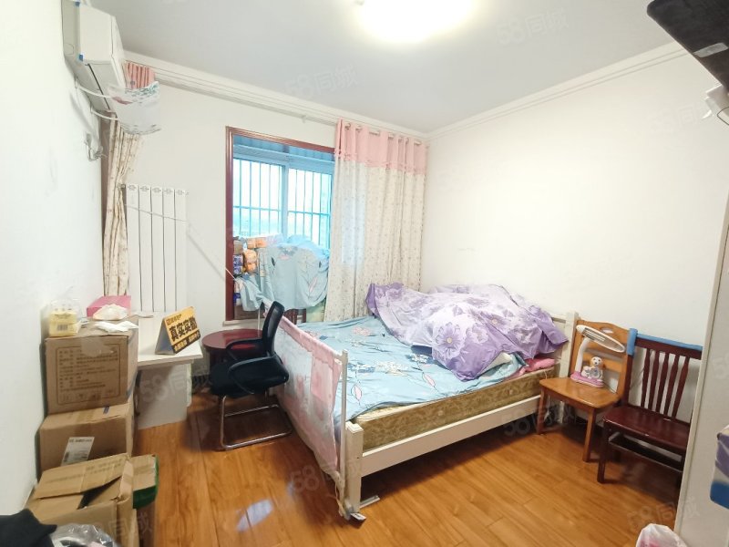 田湖小区3室2厅2卫121㎡南北49万