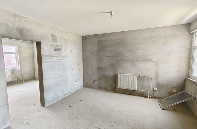 站前街实验文轩一诺林花小筑电梯房毛坯两室带储藏室免大税