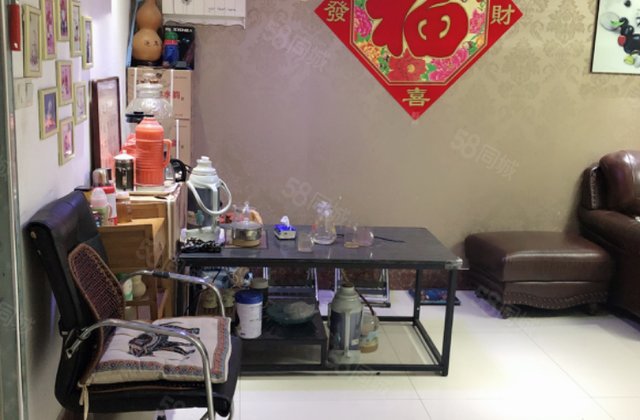 位于阿尔卡迪亚盛园(五期)的电梯 
 双卫格局送家具送地下室