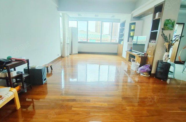 集成广场4室2厅136.59㎡120万二手房图片