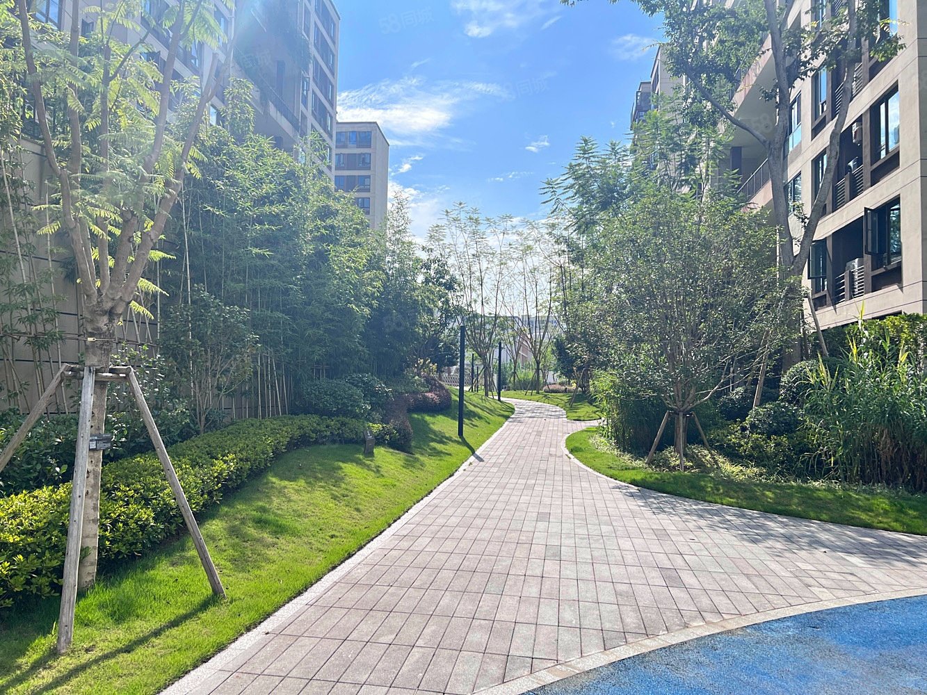 金融街两江融府(一期)4室2厅2卫138㎡南北160万