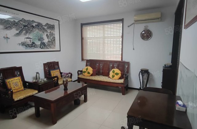 闸口新时代 步梯三楼  2室  80平65万 带露台