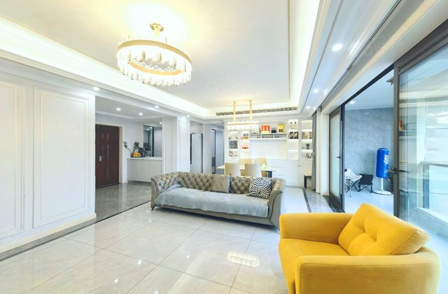 约克郡壹號湖畔4室2厅157.76㎡398万二手房图片