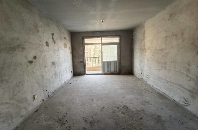 名仕豪庭3室2厅1卫125㎡南北48万
