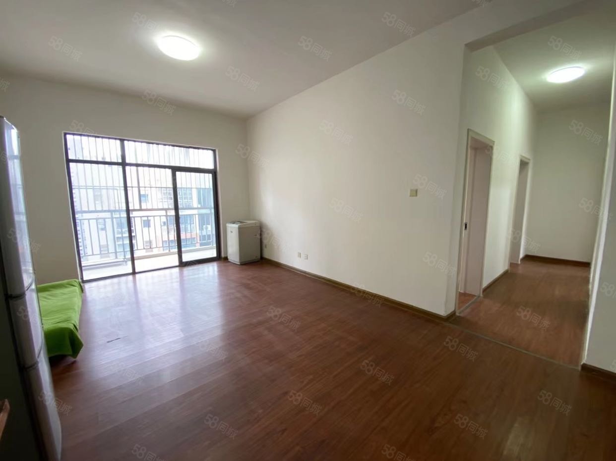 巨人印象小区3室2厅2卫109.84㎡南45万