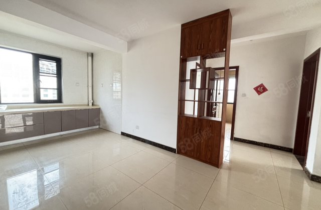 小高层元宝户型带车位储藏室全明户型南北通透