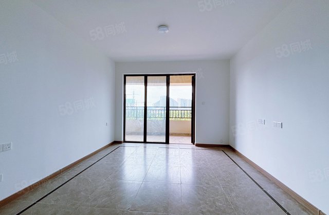 湖语上院，中层边户 带两个车位 新一中 外国语 图书馆