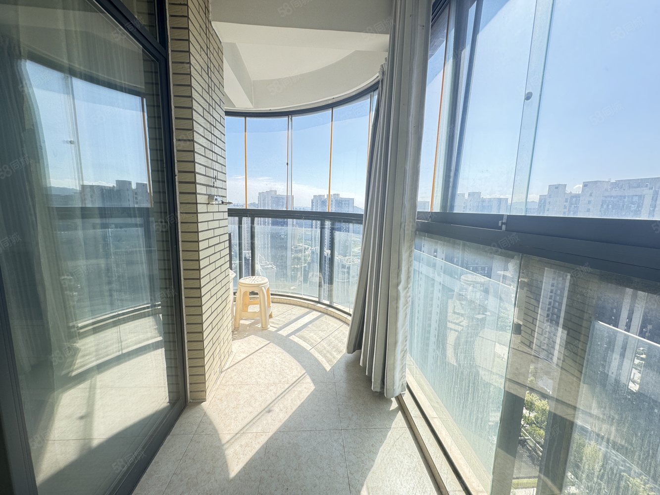 凤凰香郡3室2厅1卫90㎡南48万