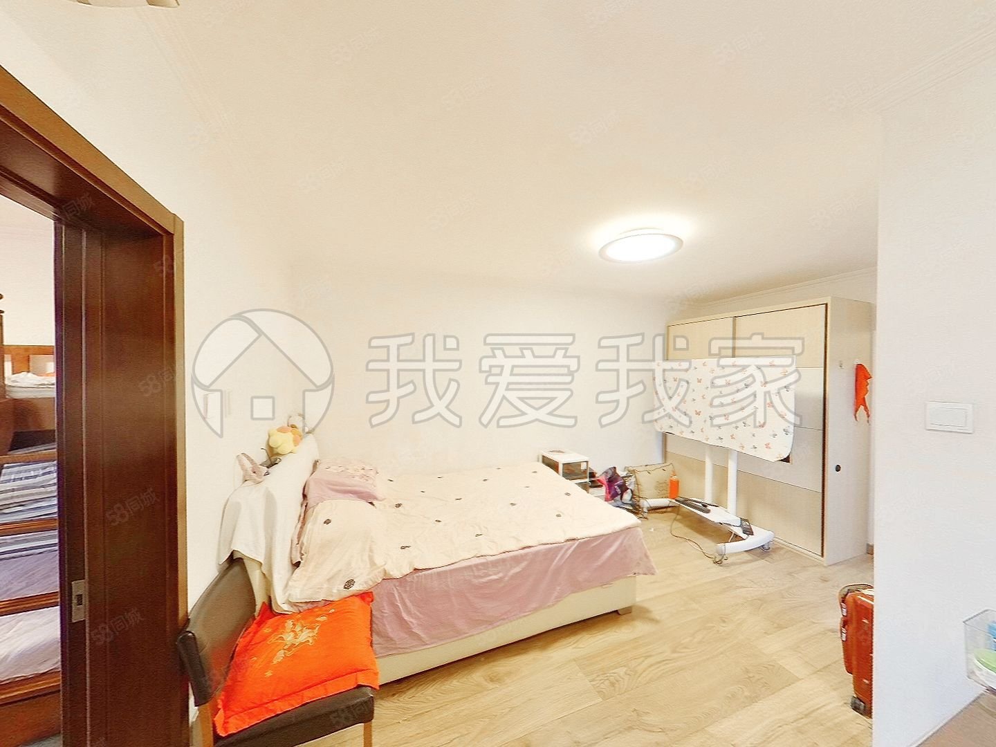 芳草苑小區(qū)1室1廳1衛(wèi)56.4㎡東440萬