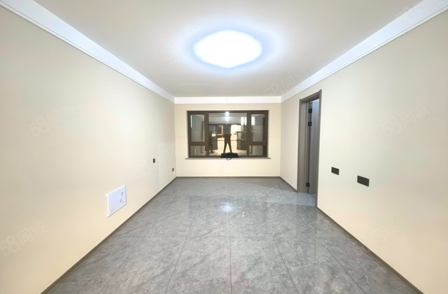 万科时代都会3室2厅104㎡80万二手房图片