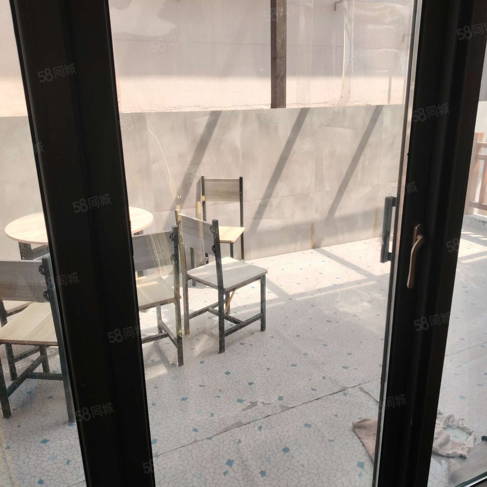 德和沁园(别墅)7室2厅4卫233㎡南北596万