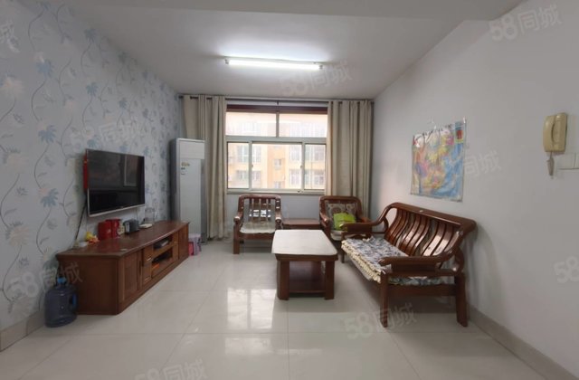 香江三院附近，带阳面大车库，看房有钥匙，双卫生间，三室朝阳