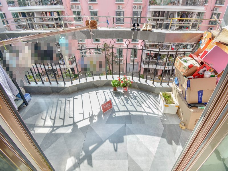 【10图】一梯两户山景豪宅!低密度小区!红本在手税费少!停车位很充足!