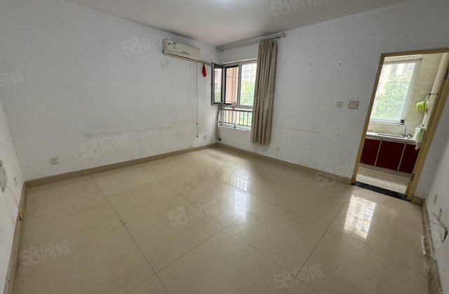 大润发 公园 豆营 多层2楼有储