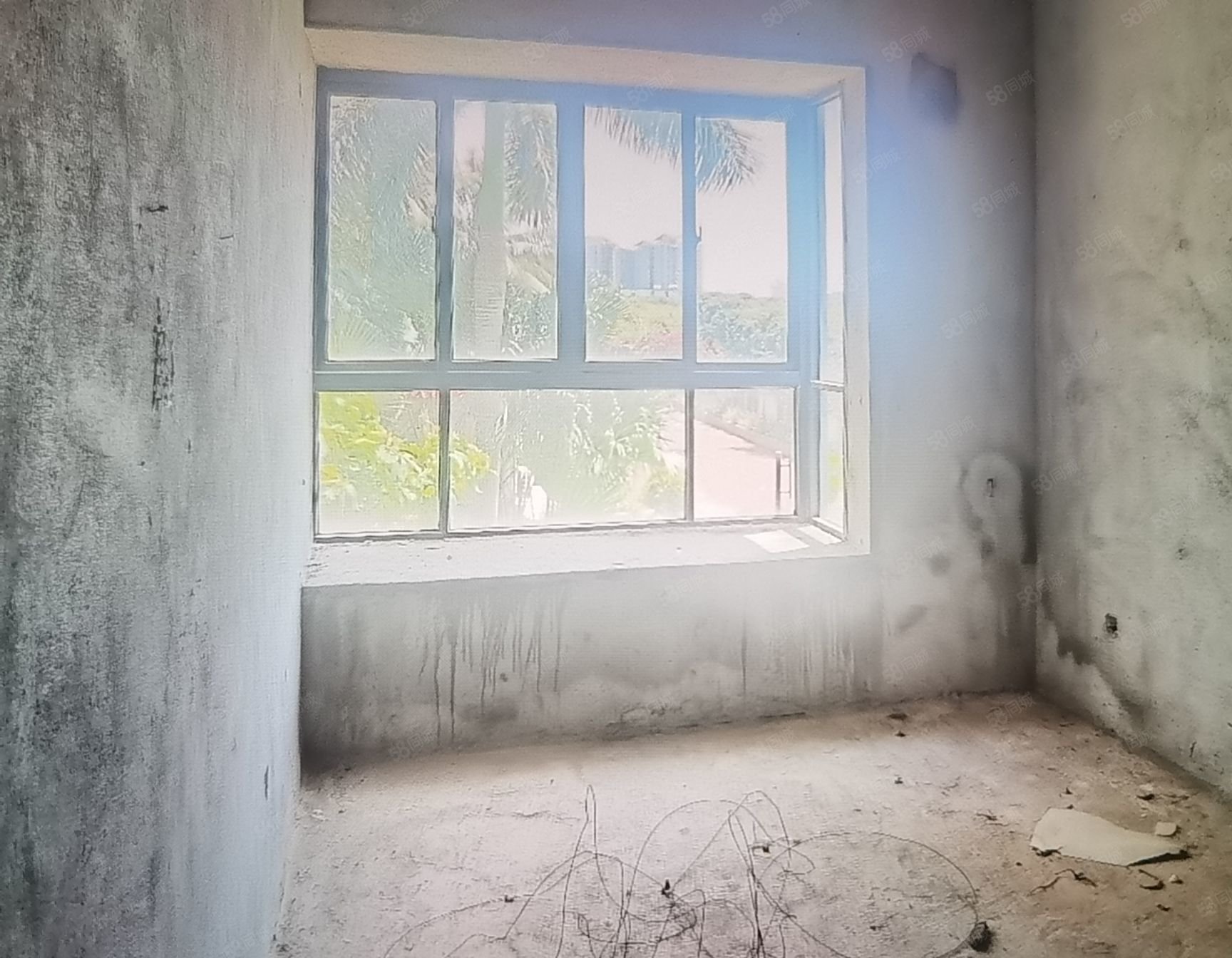 泉倾天下3室2厅2卫90.65㎡南47万