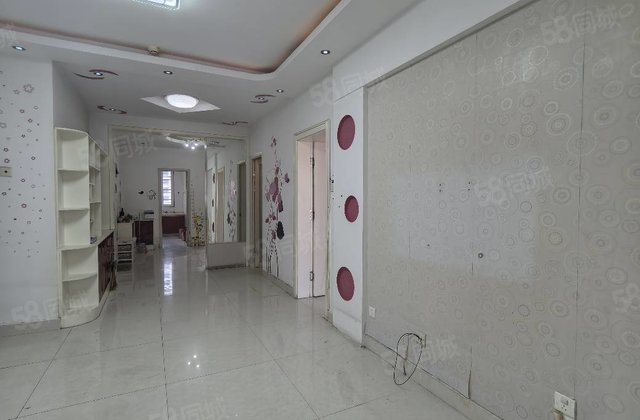 月亮湾A区.带车位.三室两厅.阳光  .    .看房有钥匙