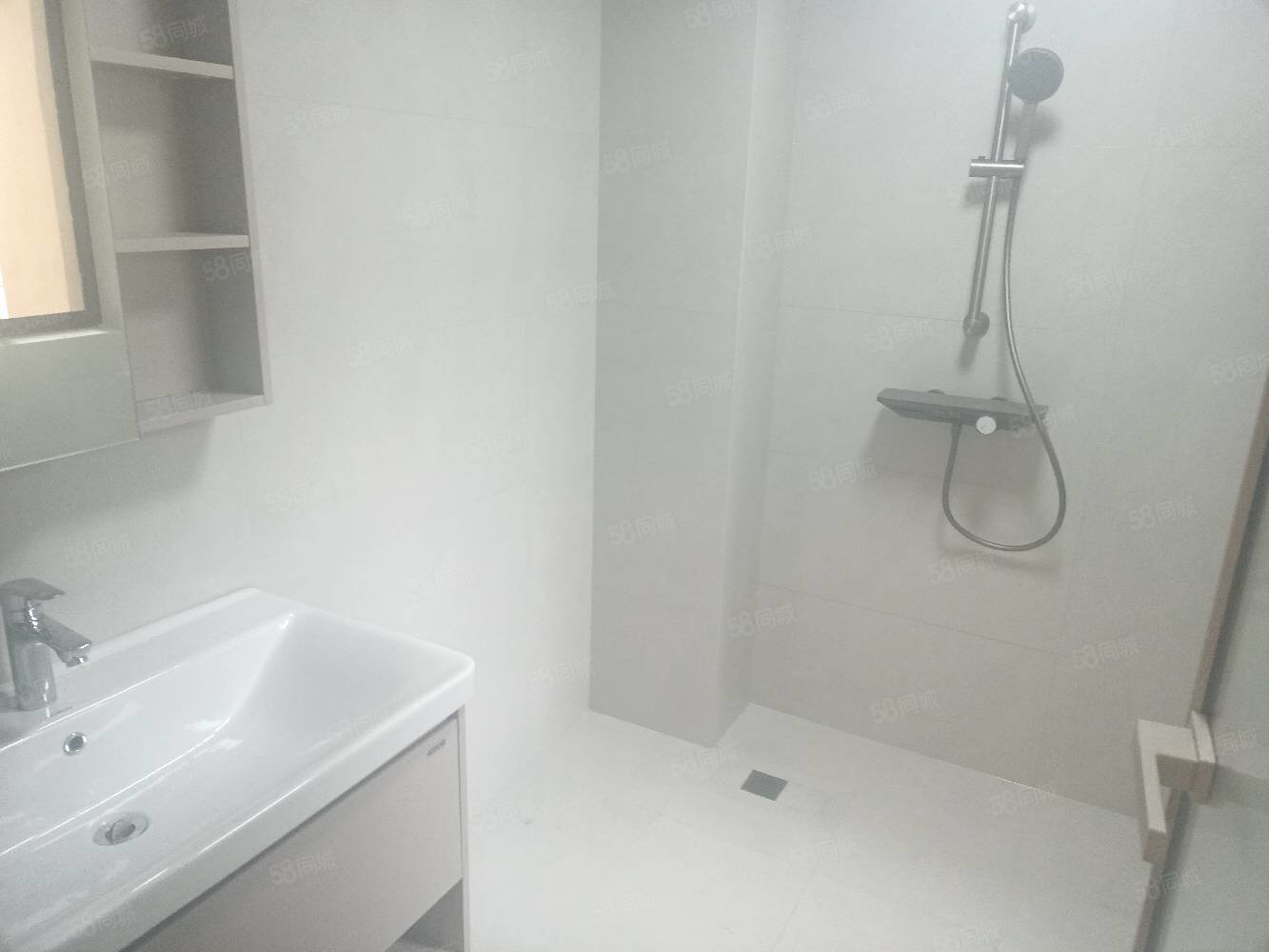 建投泊湾3室2厅2卫132㎡南北108万