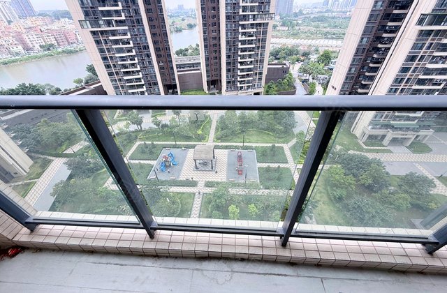 宏宇天御江畔4室2厅127.64㎡180万二手房图片